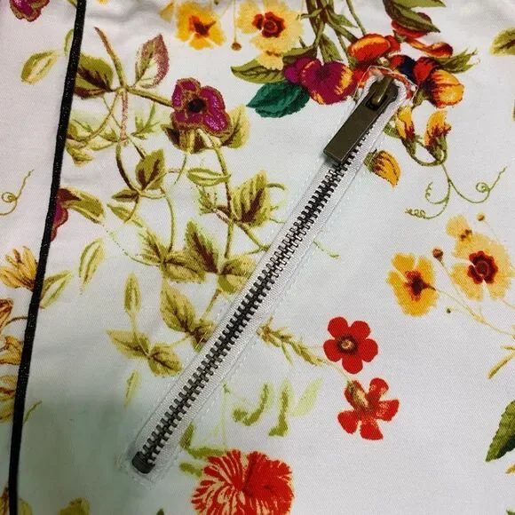 Disney Alice Through The Looking Glass Designer Collection Floral Cropped Pants - Picture 11 of 13